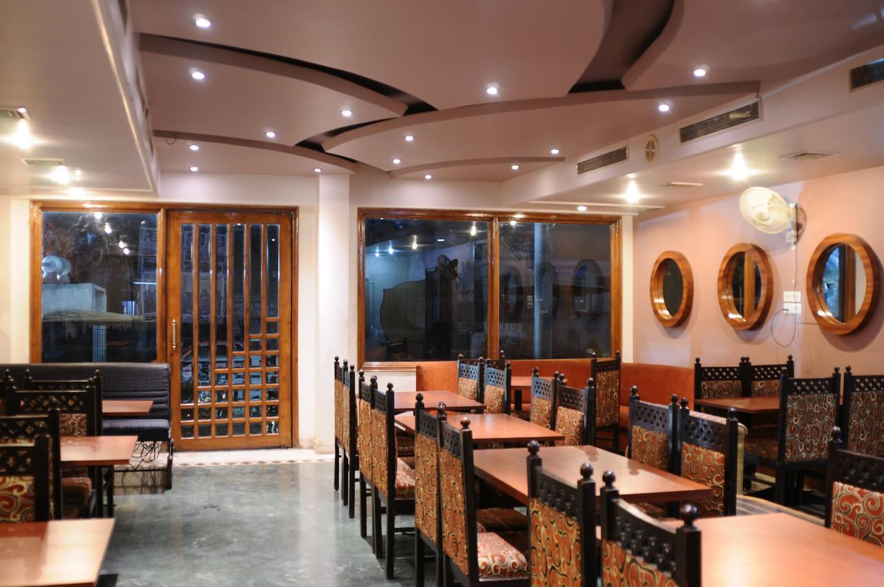 Aroma Classic Hotel Jaipur Eksteriør billede